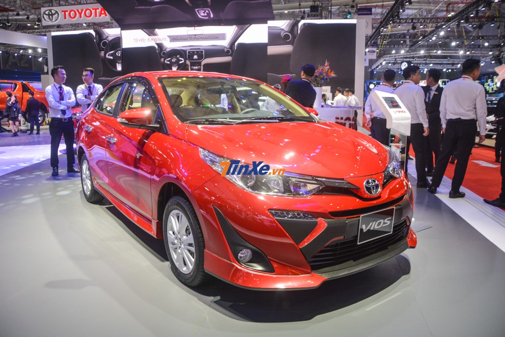 Toyota Vios c&ugrave;ng g&oacute;i body kit thể thao lạ mắt