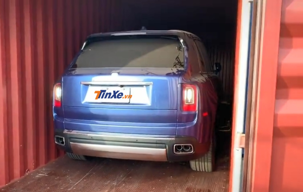 Rolls-Royce Cullinan cũng là lựa chọn hàng đầu của giới nhà giàu Việt khi chơi dòng xe SUV siêu sang