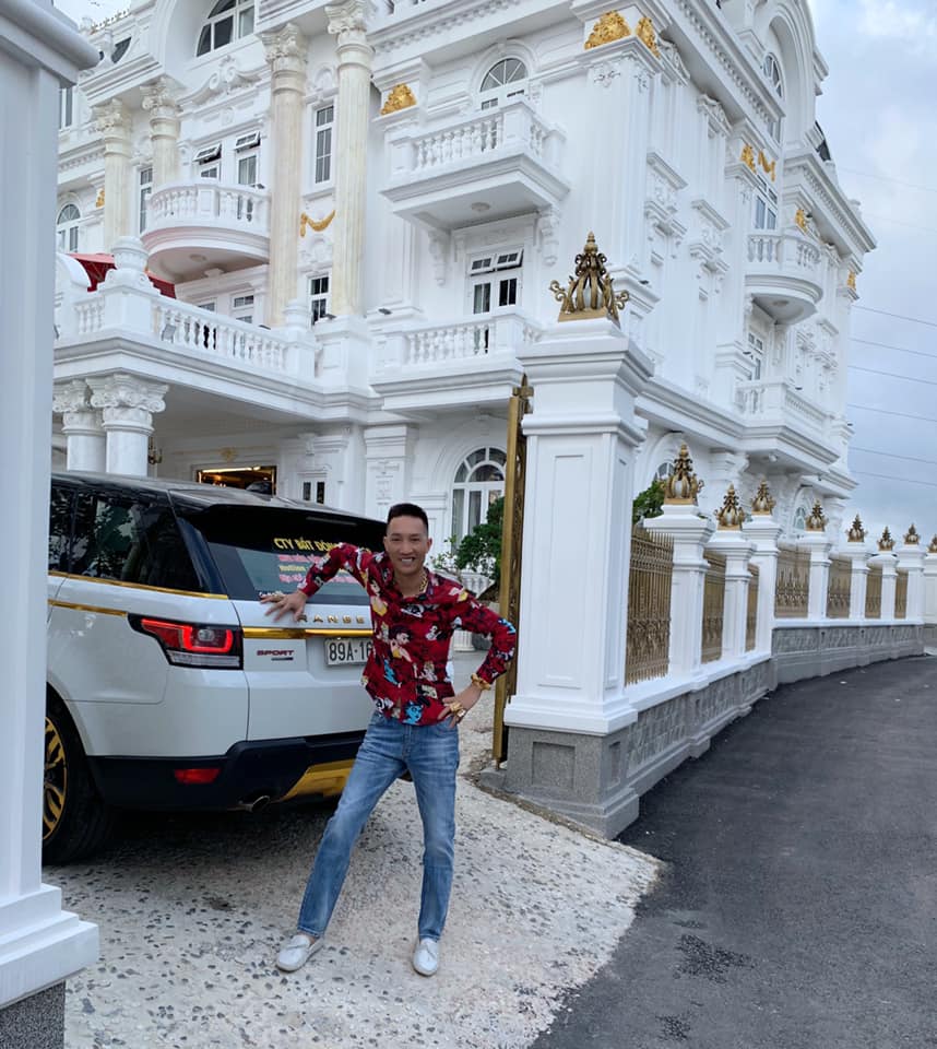 Huấn Huấn hoa hồng và Range Rover Sport biển tam hoa 3 đang được rao bán 5 tỷ đồng