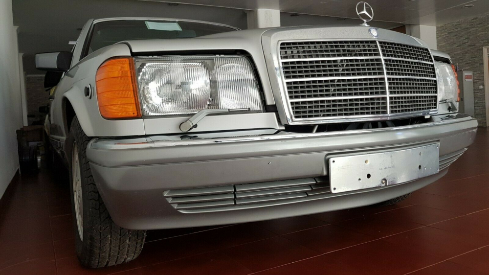Mercedes-Benz 560 SEL đời 1986 nhưng vẫn còn mới toanh
