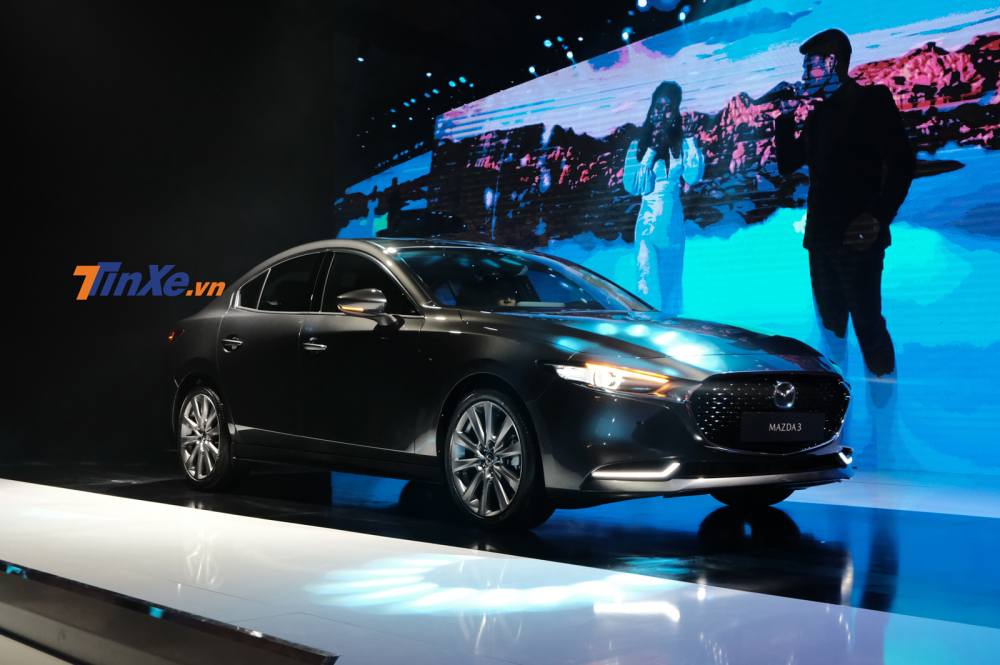 Thiết kế ngoại thất của Mazda3 2020 mượt m&agrave;, b&oacute;ng bẩy hơn