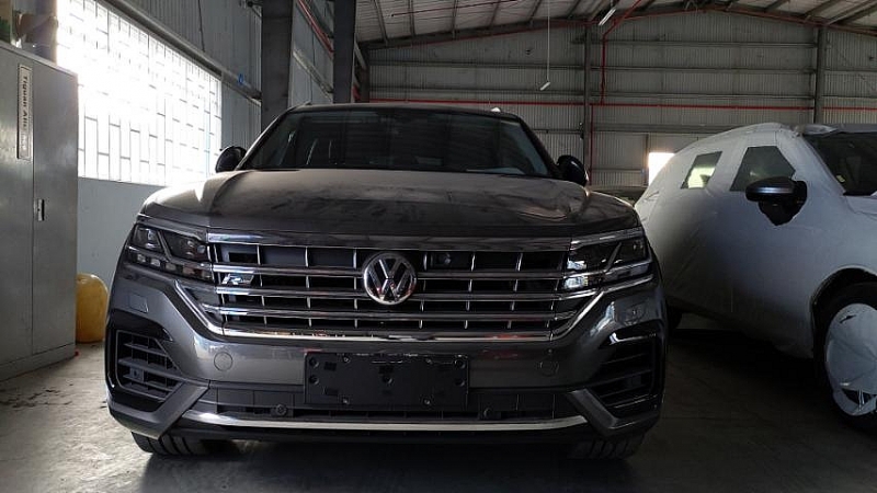 Xe ô tô nhập khẩu có cài đặt trên phần mềm ứng dụng dẫn đường Navigator, vi phạm chủ quyền biển đảo của Việt Nam.