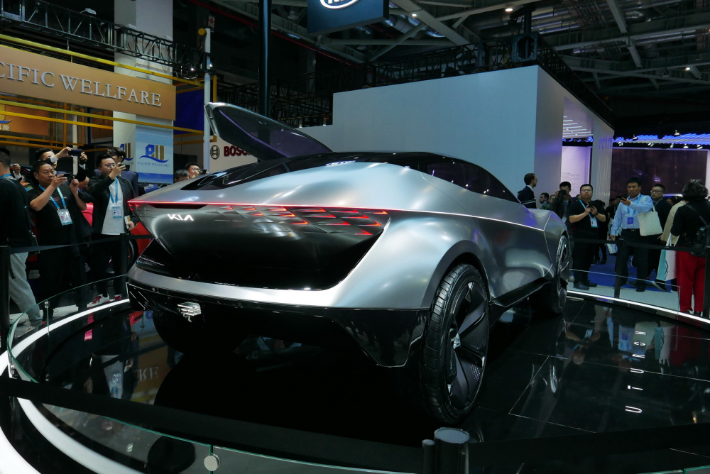 Kia Futuron là SUV chạy hoàn toàn bằng điện