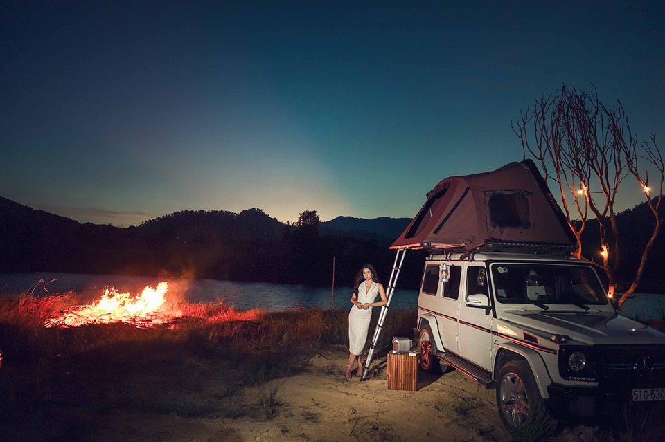 Còn đây là chiếc Mercedes-Benz G63 AMG đời cũ mà Hoa hậu Việt Nam 2018, Trần Tiểu Vy mới chụp gần đây Còn đây là chiếc Mercedes-Benz G63 AMG đời cũ mà Hoa hậu Việt Nam 2018, Trần Tiểu Vy mới chụp gần đây