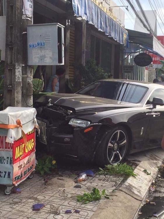 Tai nạn Rolls-Royce Wraith ở T&acirc;y Ninh