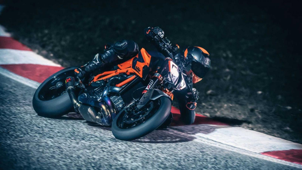 KTM 1290 Super Duke R 2020