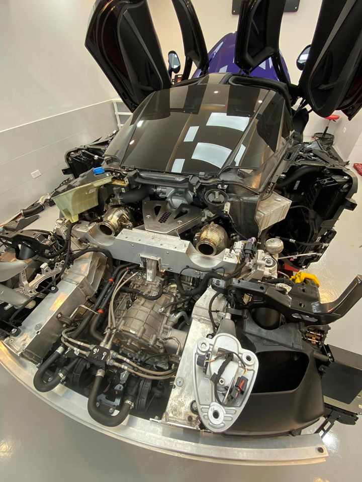 To&agrave;n bộ khối động cơ của si&ecirc;u xe Mclaren 720S
