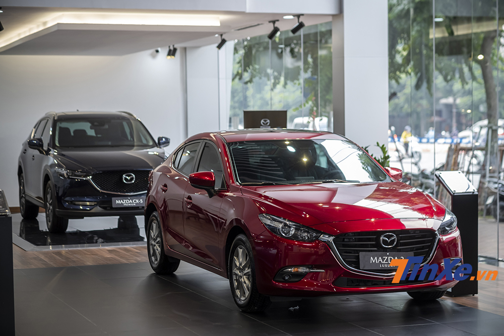 Mazda3 thế hệ thứ 3 sử dụng hệ thống treo sau dạng liên kết đa điểm. Mazda3 thế hệ thứ 3 sử dụng hệ thống treo sau dạng liên kết đa điểm.