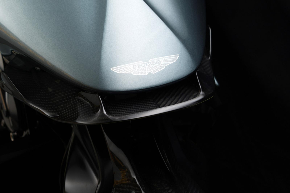 Aston Martin AMB 001 được thiết kế để sử dụng trong trường đua