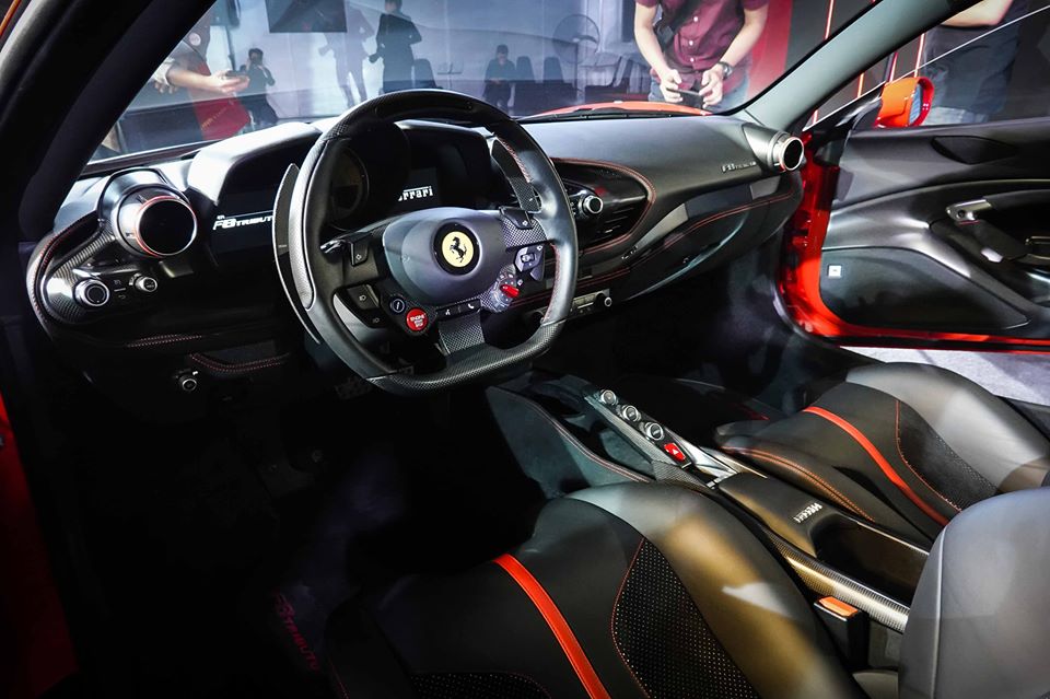 Nội thất siêu xe Ferrari F8 Tributo ra mắt Thái Lan Nội thất siêu xe Ferrari F8 Tributo ra mắt Thái Lan