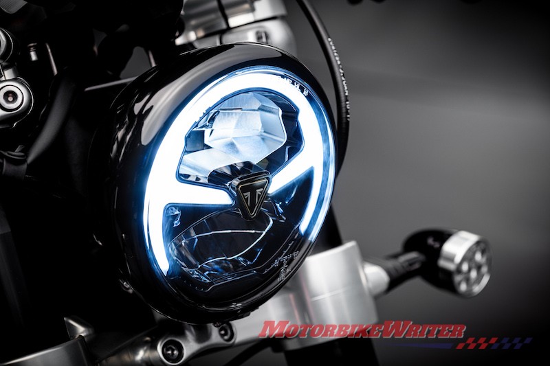 Trang bị hiện đại với đèn LED, phuộc USD, tay lái clip on