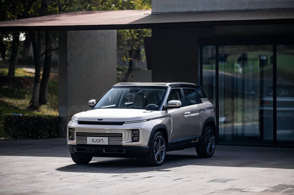 Geely Icon phiên bản thương mại vẫn giữ nhiều chi tiết từ bản concept Geely Icon phiên bản thương mại vẫn giữ nhiều chi tiết từ bản concept