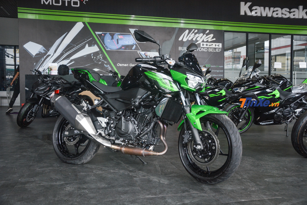 Được trình làng vào tháng 11 năm ngoài và tận một năm sau đó Kawasaki Z400 2019 mới được đem về Việt Nam bán chính hãng