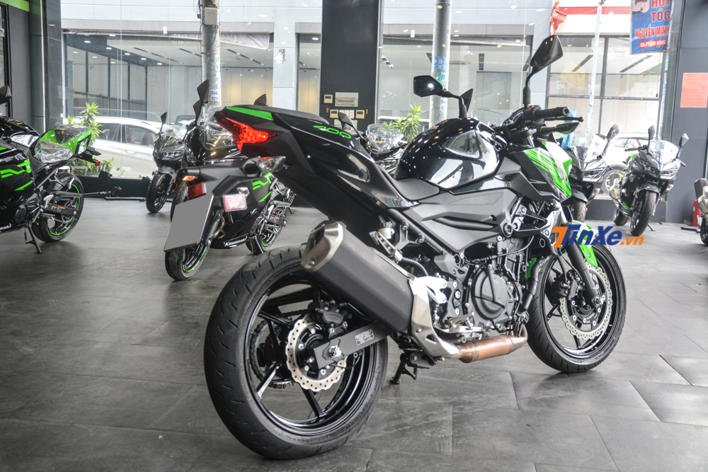 Ngoại hình của Kawasaki Z400 2019 thiết kế mới theo kiểu Sugomi mang đến cái nhìn thể thao và đẹp mắt hơn so với đàn anh là Kawasaki Z300