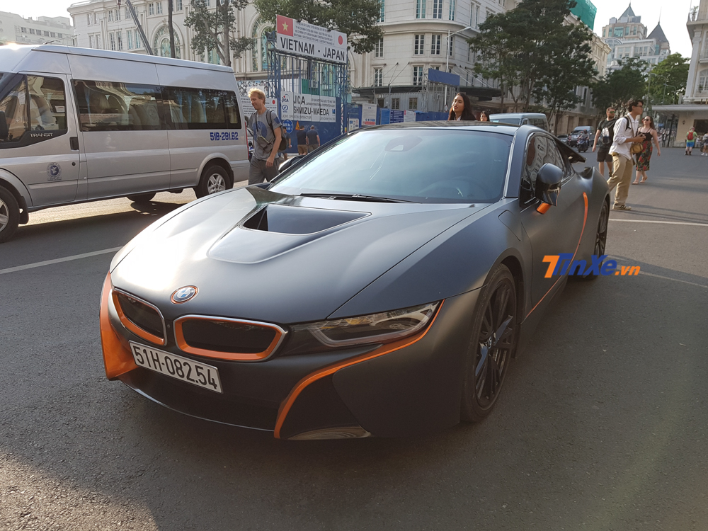  Mẫu xe thể thao BMW i8 sở hữu động cơ 3 xy lanh, dung tích 1.5 lít, TwinPower Turbo và một động cơ điện
