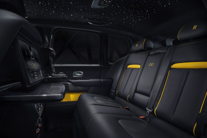 Hàng ghế sau của Rolls-Royce Cullinan Black Badge