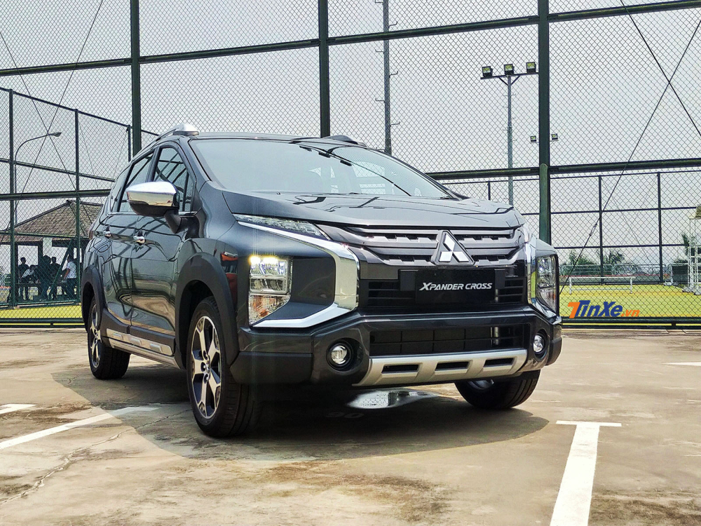 Mitsubishi Xpander Cross 2020 được trang bị đèn pha LED