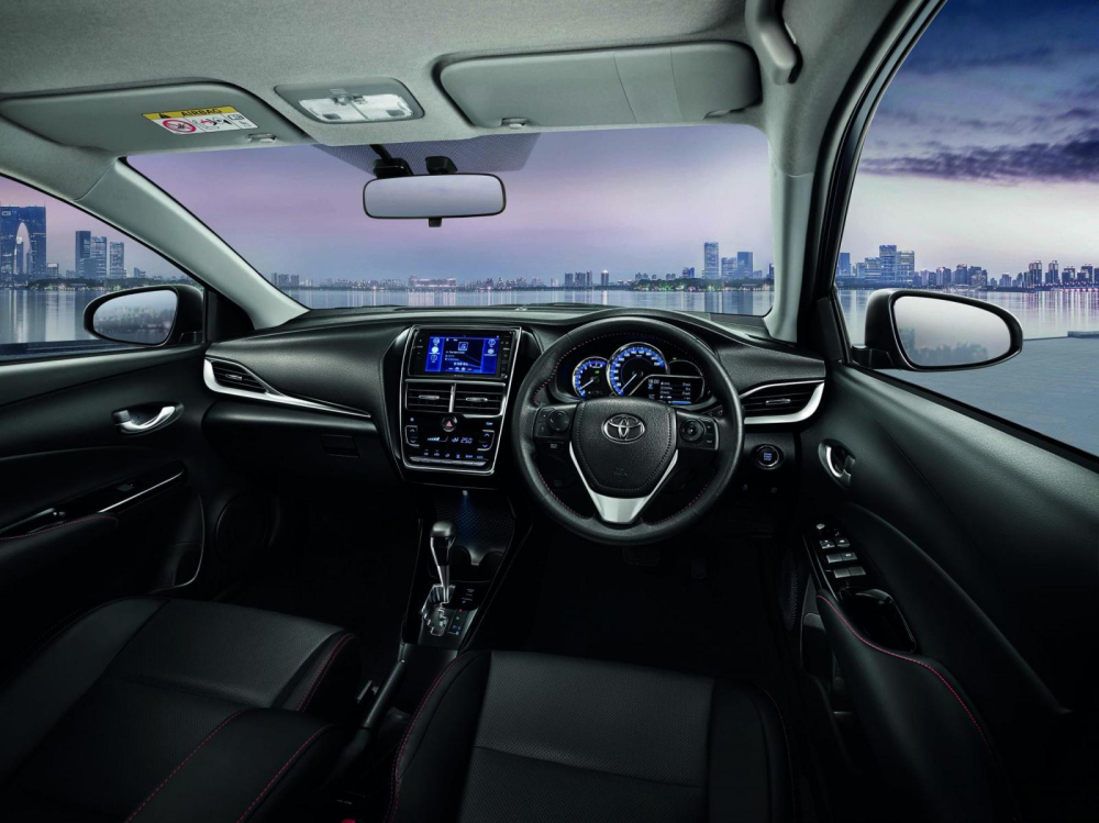 Nội thất bên trong Toyota Yaris Ativ 2020