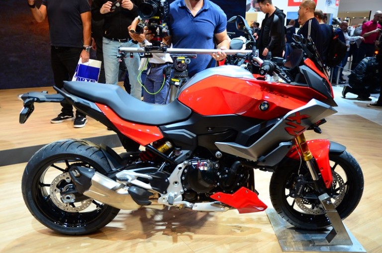 BMW F900XR 2020 mang thiết kế Sport Adventure
