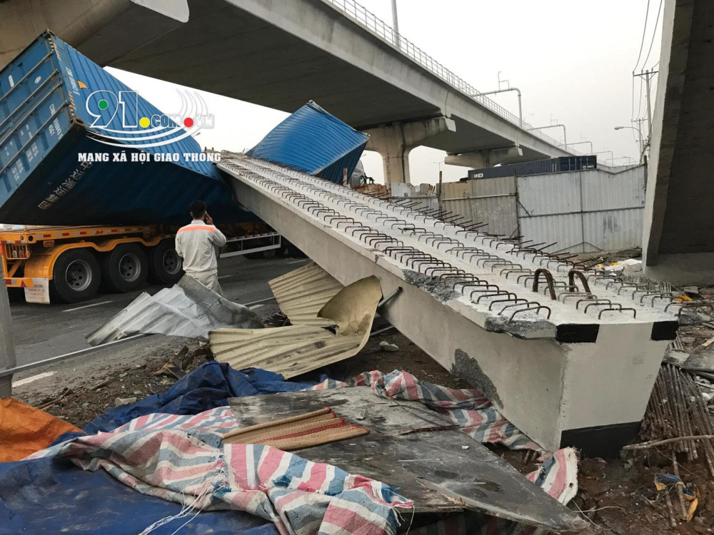 Hiện trường vụ tai nạn hi hữu tại quận Thủ Đức, Tp. Hồ Ch&iacute; Minh
