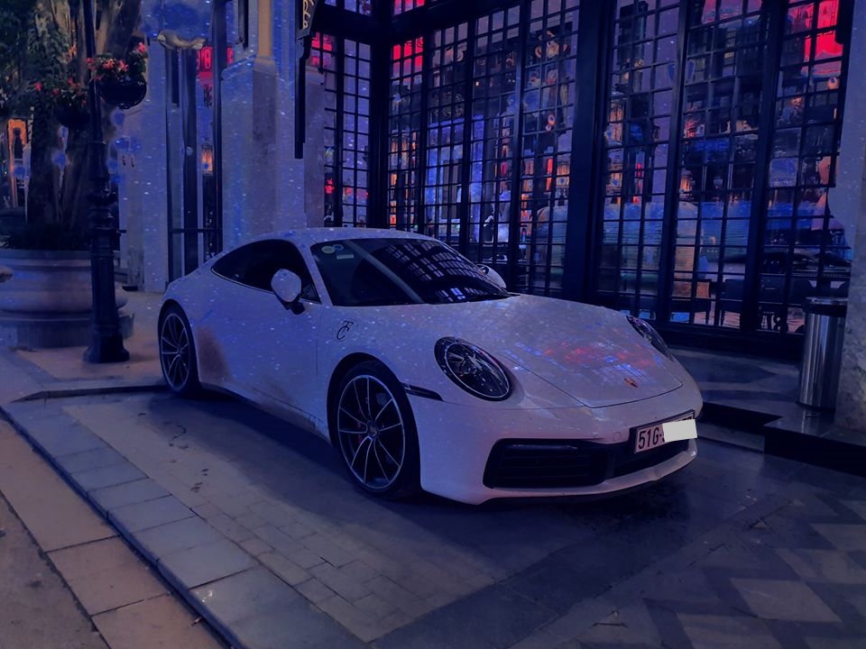 Porsche 911 Carrera S 2020 của Cường Đô-la và vợ mới tậu được 2 tuần