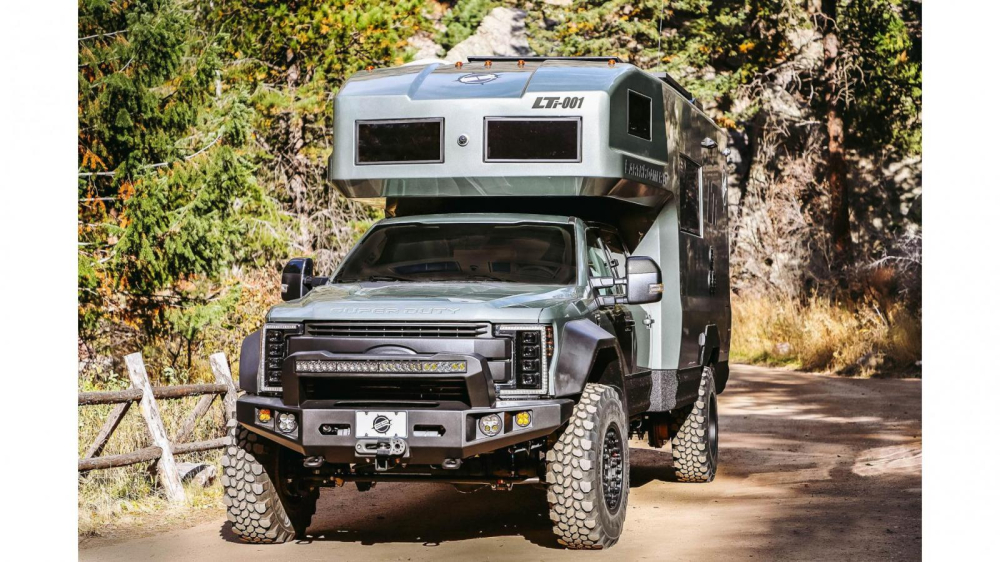 EarthRoamer LTi là một phương tiện cắm trại cực kỳ đắt đỏ