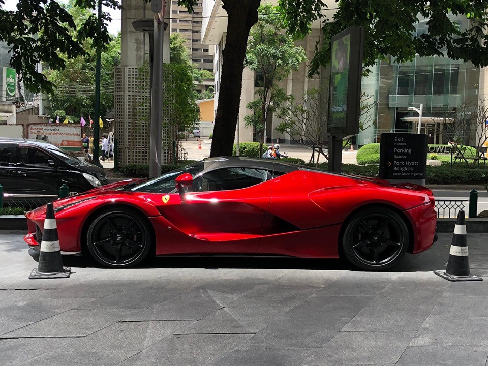 Chỉ có 499 chiếc Ferrari LaFerrari Coupe được sản xuất