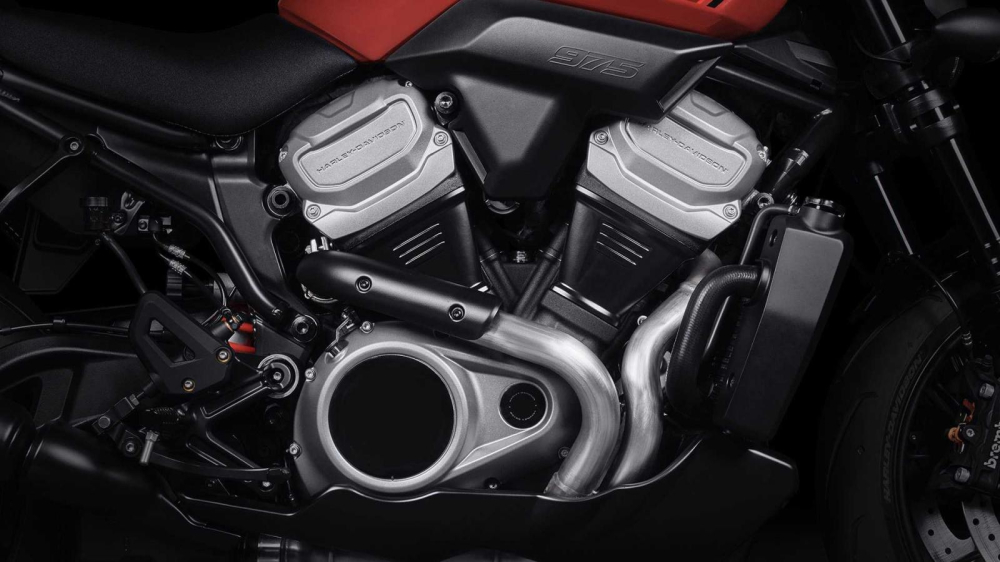 Động cơ Revolution Max 975cc trên Harley-Davidson Bronx