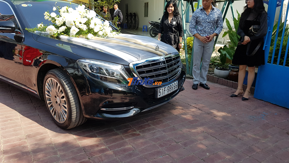Chiếc xe siêu sang Mercedes-Maybach S600 được chọn làm xe đưa dâu trong ngày vui trọng đại của nữ ca sĩ Bảo Thy sở hữu biển siêu đẹp. Chiếc xe siêu sang Mercedes-Maybach S600 được chọn làm xe đưa dâu trong ngày vui trọng đại của nữ ca sĩ Bảo Thy sở hữu biển siêu đẹp.