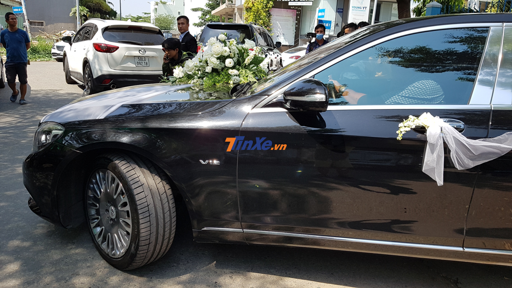 Mercedes-Maybach S600 được phát triển dựa trên dòng S-Class tiêu chuẩn Mercedes-Maybach S600 được phát triển dựa trên dòng S-Class tiêu chuẩn