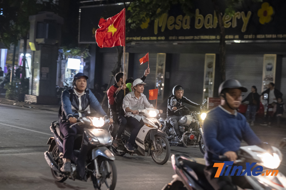 Nhiều trường hợp còn đèo 3, đèo 4 gây mất an toàn.
