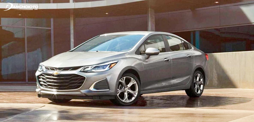 Khai tử Cruze, Chevrolet dâng miếng bánh trong phân khúc sedan cỡ C cho đối thủ Honda và Toyota