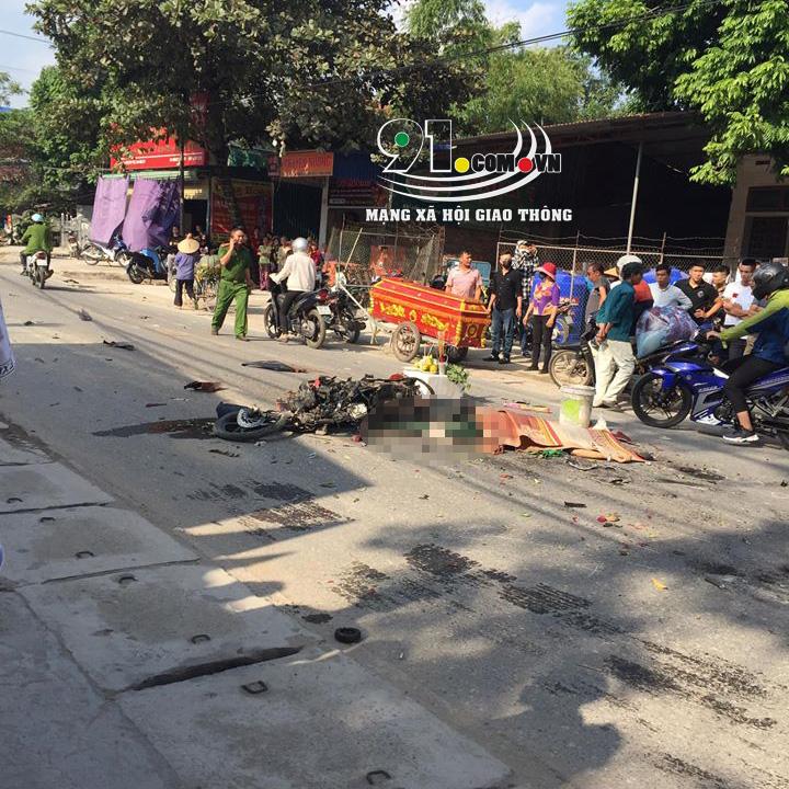 Hiện trường vụ tai nạn kinh ho&agrave;ng khiến 1 người tử vong tại chỗ