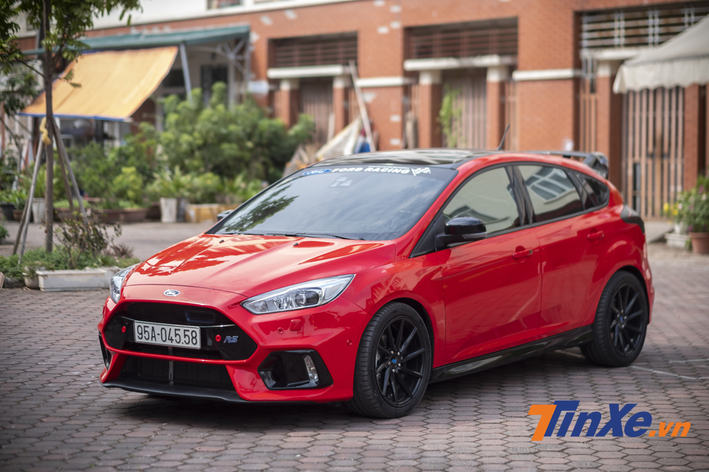 Chiếc xe Ford Focus được chủ nhân mạnh tay chỉ khoảng 250 triệu để độ. Chiếc xe Ford Focus được chủ nhân mạnh tay chỉ khoảng 250 triệu để độ.