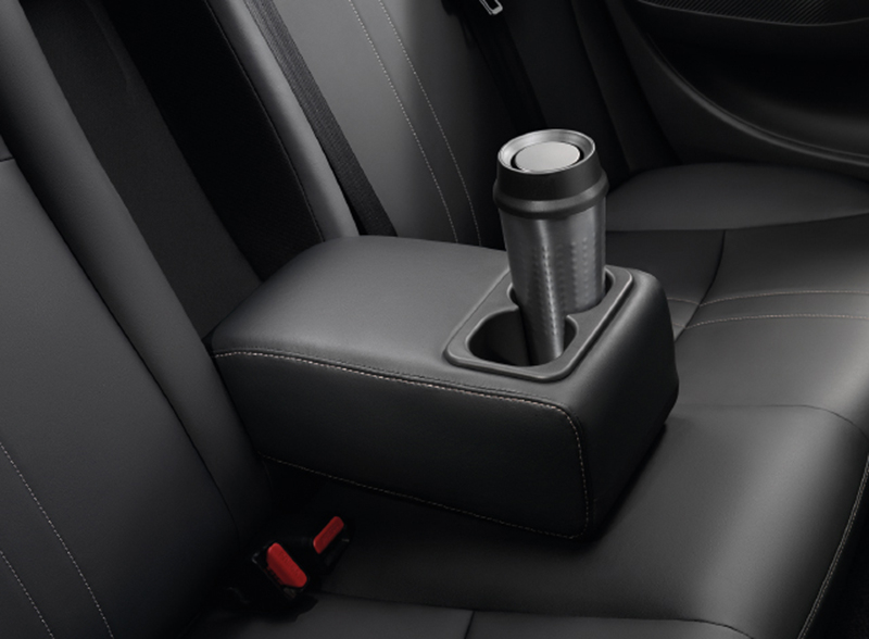 Bệ tì tay hàng ghế sau của Mitsubishi Attrage 2020
