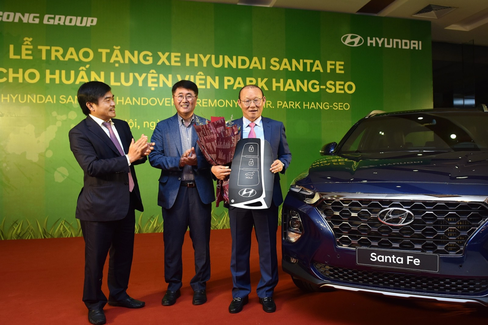 Hyundai Santa Fe là chiếc xe thứ 2 ông Park được tặng ở Việt Nam
