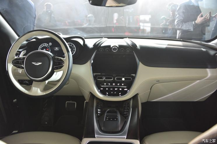 Nội thất bên trong Aston Martin DBX 2020