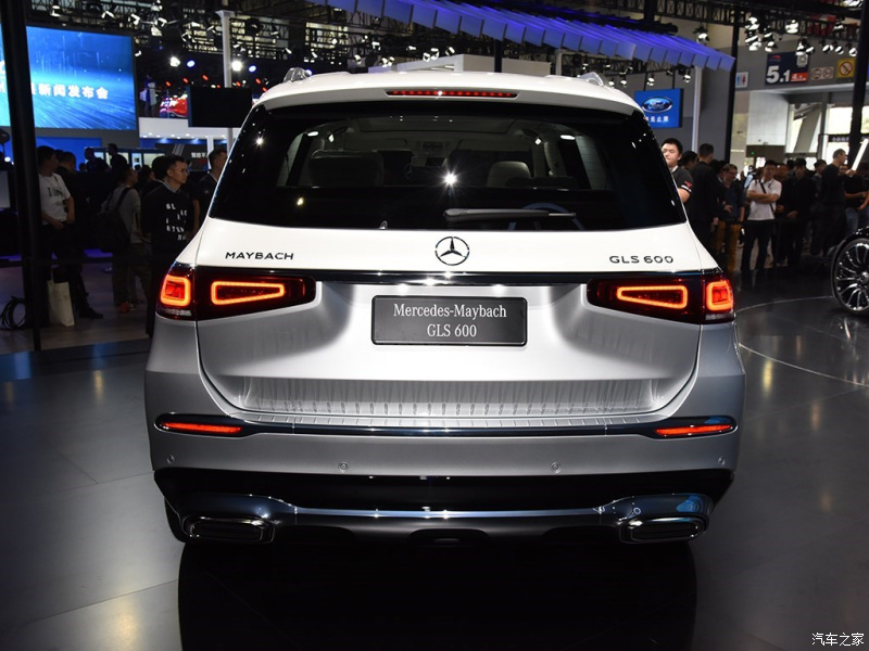 Mercedes-Maybach GLS 2020 được trang bị động cơ V8 mạnh mẽ