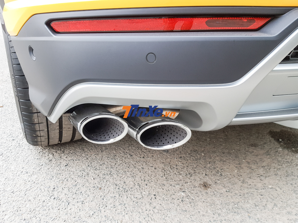 Ngoài 3 chế độ lái quen thuộc trên các siêu xe như Strada (đường phố), Sport (thể thao), Corsa (đường đua), siêu SUV Urus còn có thêm 3 chế độ lái khác là Sabbia (đường cát), Terra (việt dã) và Neve (tuyết).