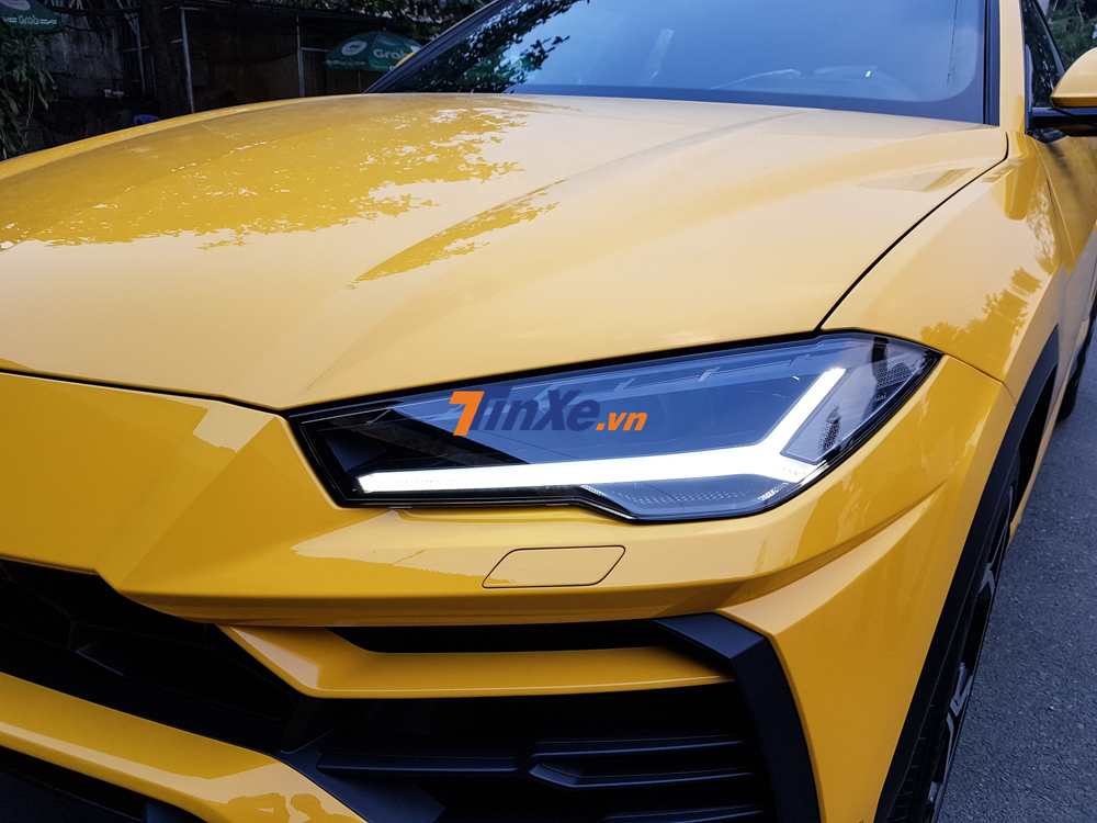 Siêu SUV Lamborghini Urus có vận tốc tối đa lên đến 305 km/h.