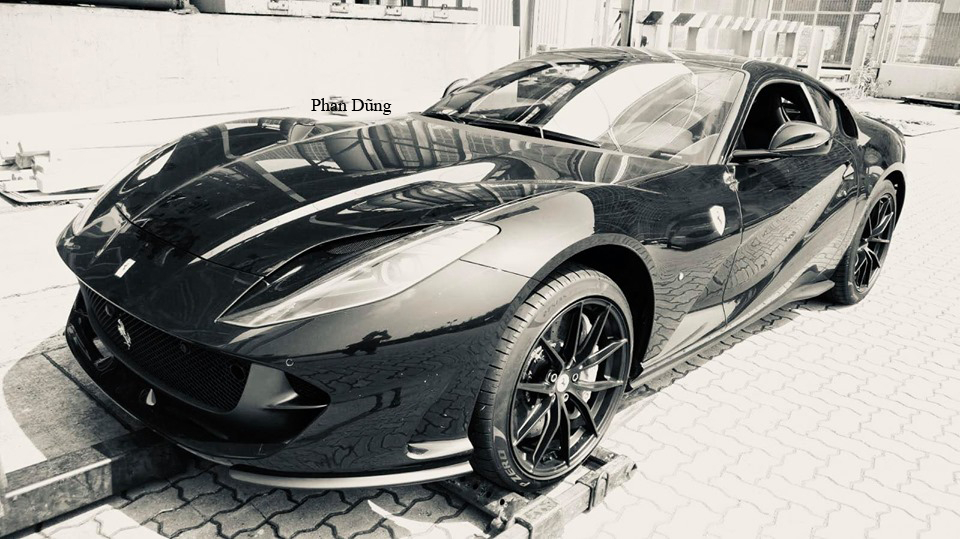 Đây là Ferrari 812 Superfast thứ 2 tại Việt Nam