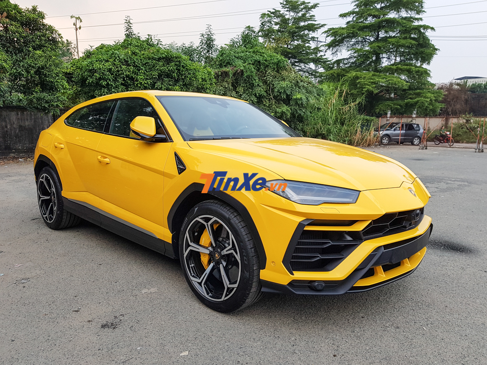 Siêu SUV Lamborghini Urus mới ra biển số thuộc diện nhập khẩu chính hãng