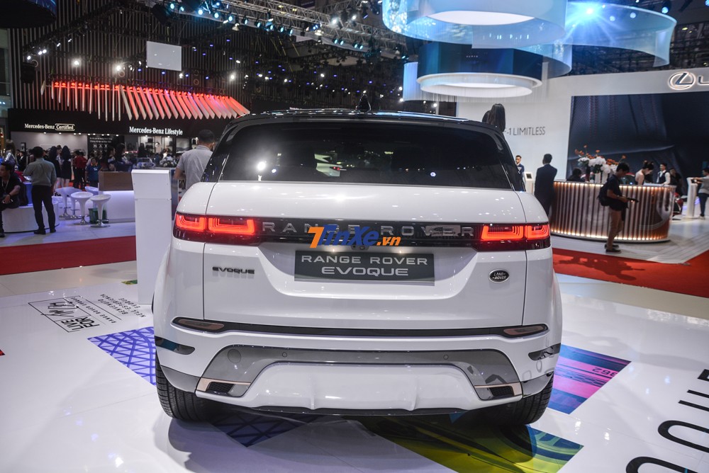 Range Rover Evoque mới được trang bị đèn hậu LED mỏng hơn