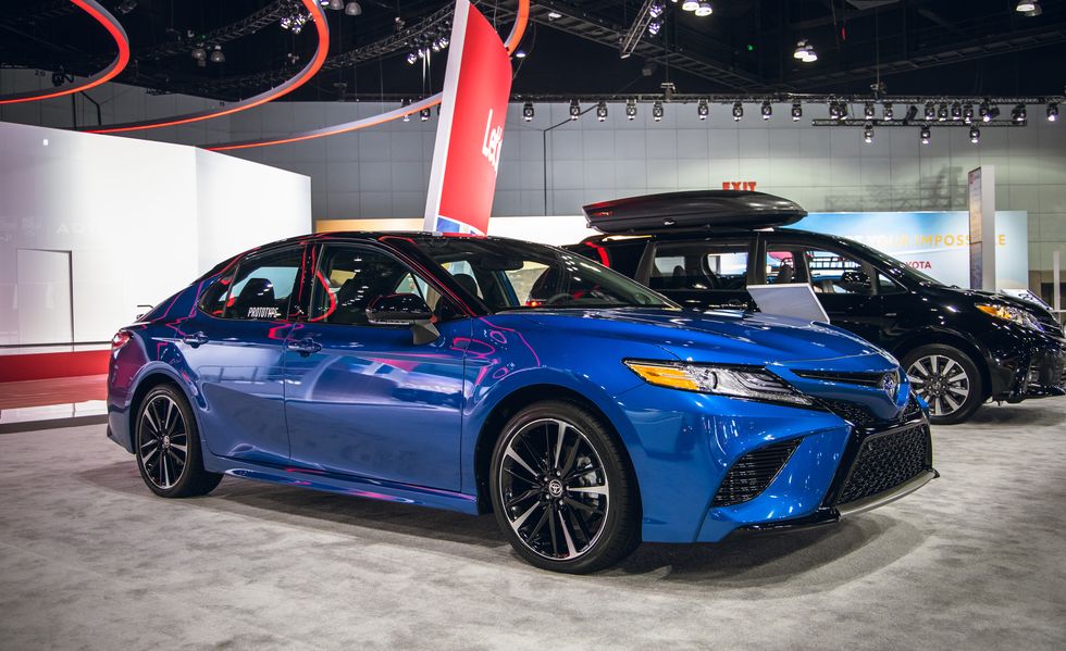 Toyota Camry AWD 2020 hiện đang được trưng bày trong triển lãm Ô tô Los Angeles 2019