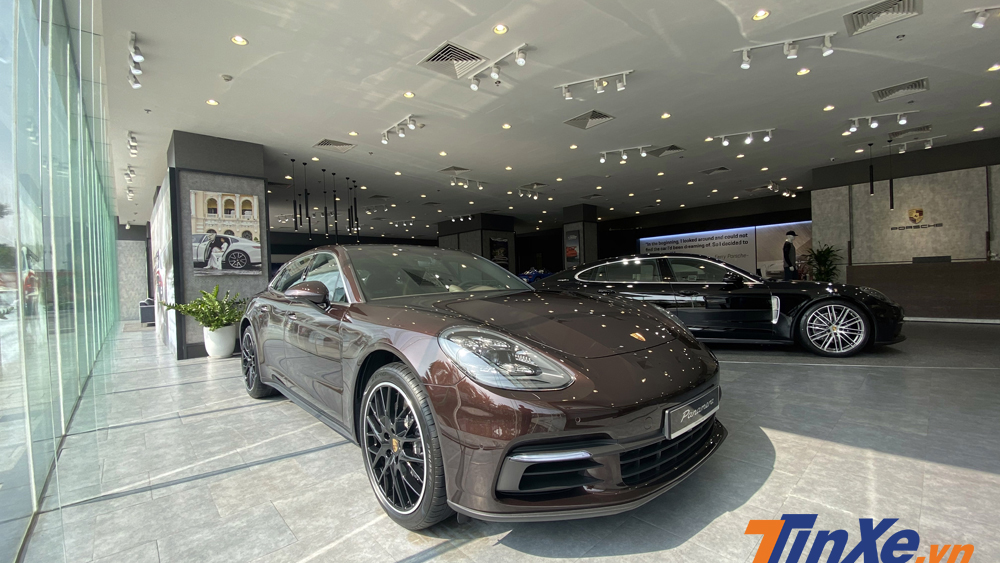 Porsche Panamera 4 Sport Turismo chính thức được bán ra tại Việt Nam. Porsche Panamera 4 Sport Turismo chính thức được bán ra tại Việt Nam.