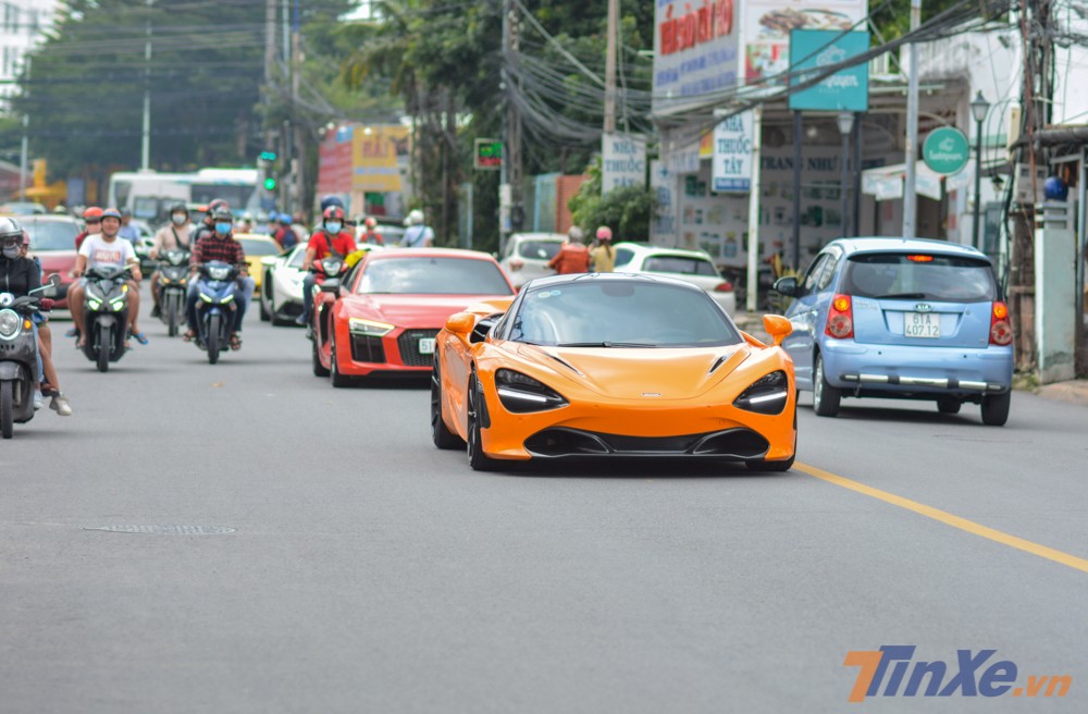 Siêu xe McLaren 720S màu cam của Cường Đô-la