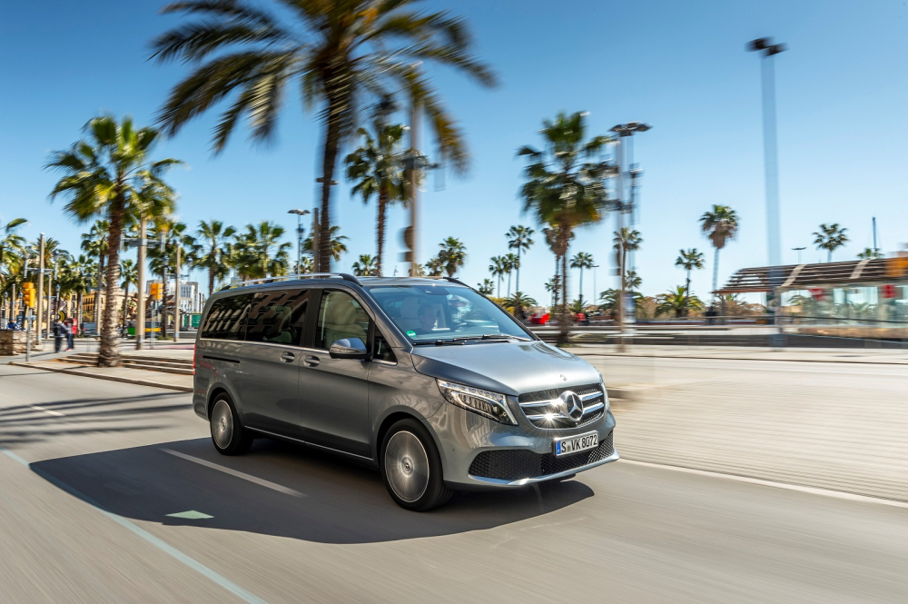 Mercedes-Benz V-Class 2020 đ&atilde; ch&iacute;nh thức được ra mắt với 2 phi&ecirc;n bản, gi&aacute; từ 2,579 tỷ đồng