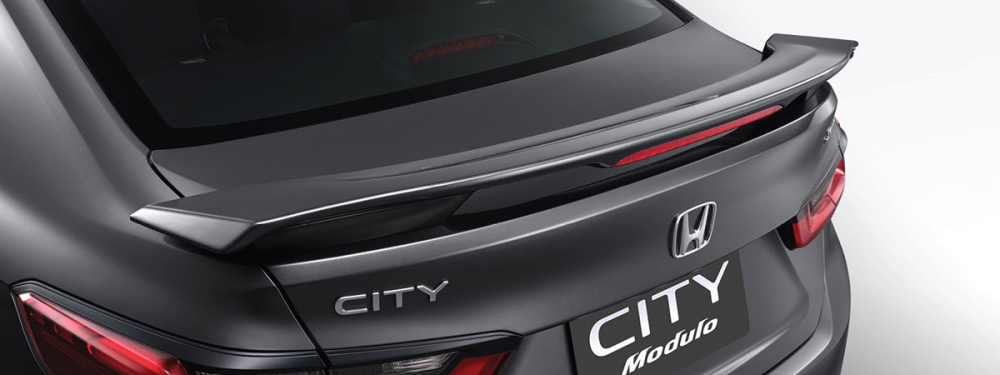 C&aacute;nh gi&oacute; tr&ecirc;n nắp cốp sau của Honda City Modulo 2020