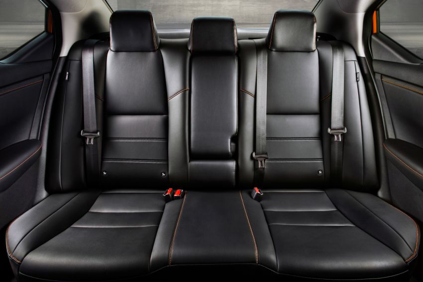Nội thất của Nissan Sentra 2020 được bọc da ở bản cao cấp