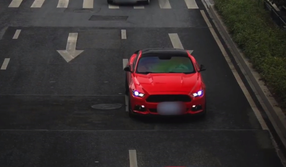 Còn đây là Ford Mustang thế hệ thứ 6